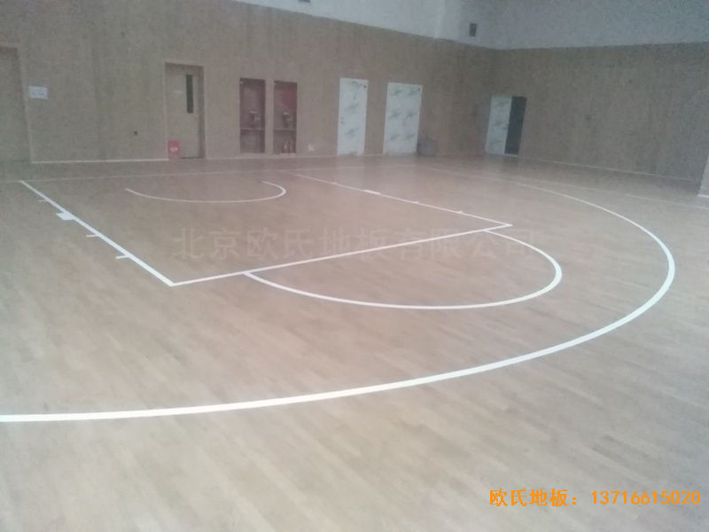 青島黃島區(qū)濱海街道中心小學(xué)運(yùn)動木地板施工案例