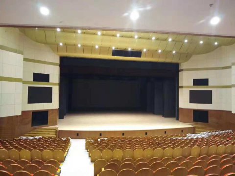 安徽滁州大劇院舞臺專用運(yùn)動木地板打磨翻新順