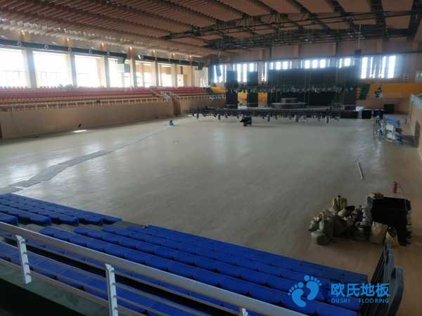 去哪買運(yùn)動場木地板安裝公司