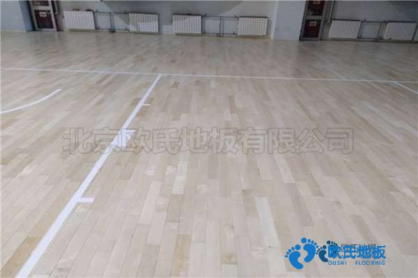 學(xué)?；@球場(chǎng)木地板防護(hù)
