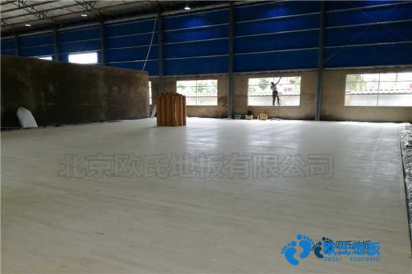 學(xué)?；@球場(chǎng)地地板特點(diǎn)