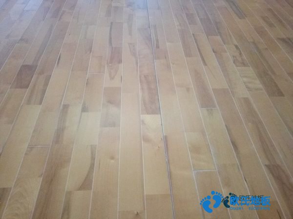學(xué)?；@球館地板的技術(shù)規(guī)范