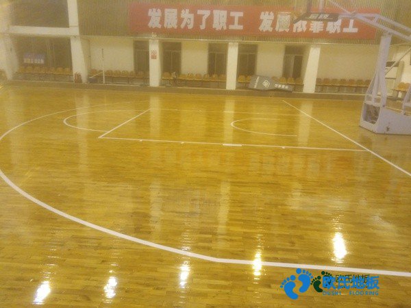 學(xué)?；@球運(yùn)動(dòng)木地板施工流程
