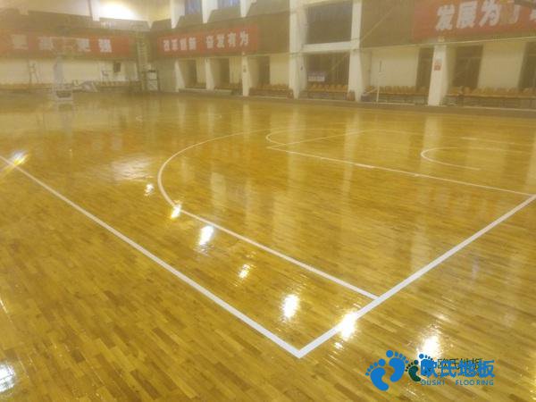 學(xué)?；@球運(yùn)動(dòng)木地板施工流程