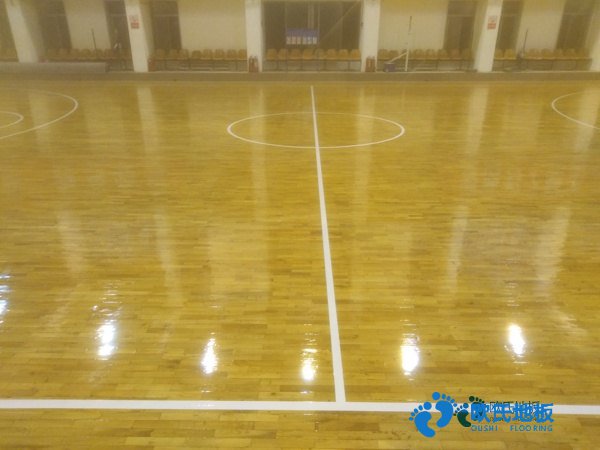 學(xué)?；@球運(yùn)動(dòng)木地板施工流程