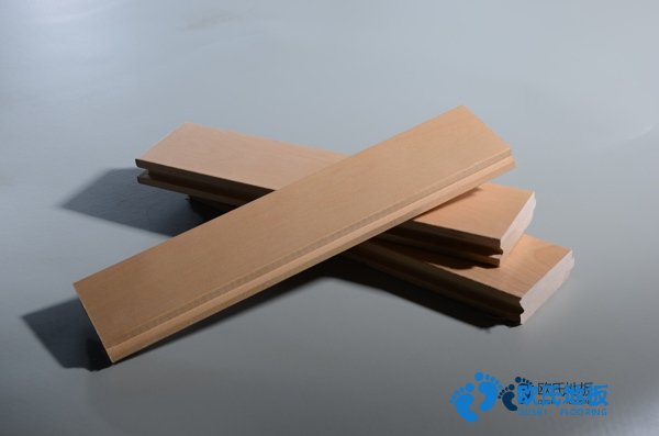 學(xué)校體育場木地板施工團(tuán)隊