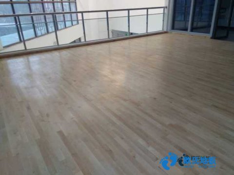 學(xué)?；@球場(chǎng)地木地板規(guī)格